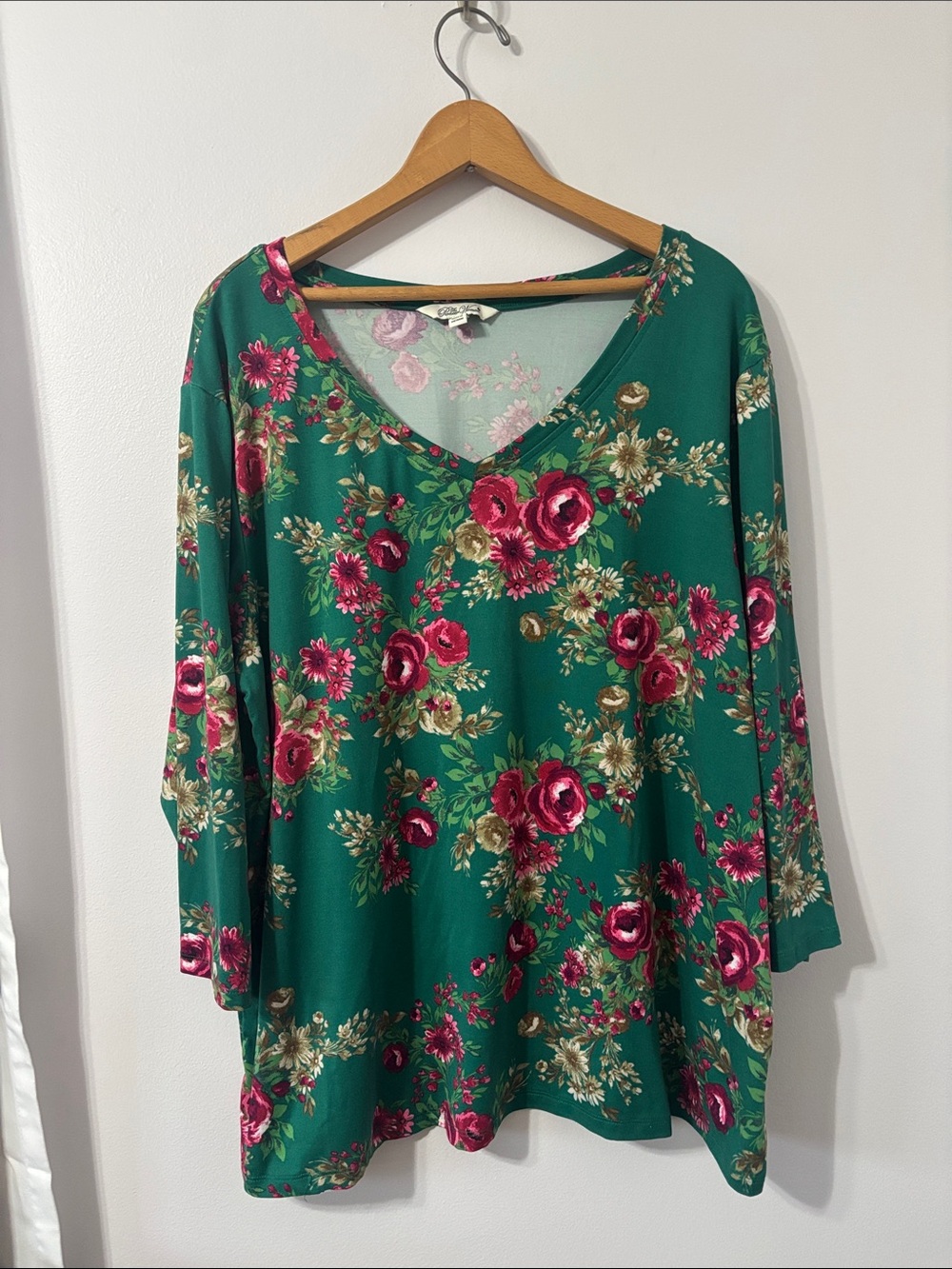 The Pioneer Woman Teal Green Floral V-Neck Top with Pink Blooms